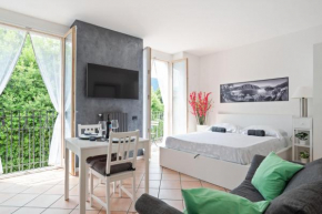 Lake Como Studio with Balcony and Private Parking Ossuccio